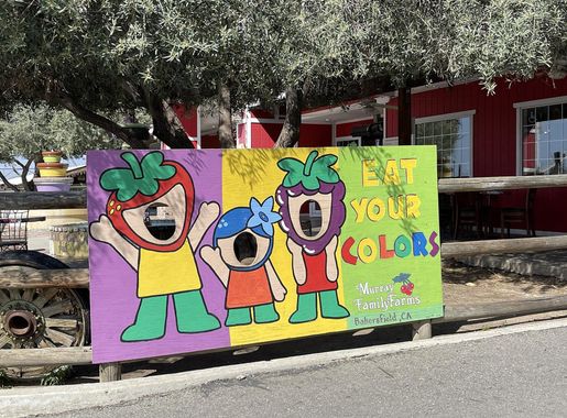 File:Murray Family Farms Big Red Barn - March 2022 - Sarah Stierch 01.jpg -  Wikimedia Commons