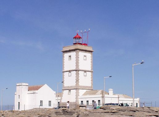 Ficheiro:Cabo Carvoeiro farol.jpg – Wikipédia, a enciclopédia livre