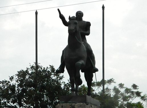 Archivo:Monumento a Fructuoso Rivera de Fray Bentos.JPG - Wikipedia, la  enciclopedia libre