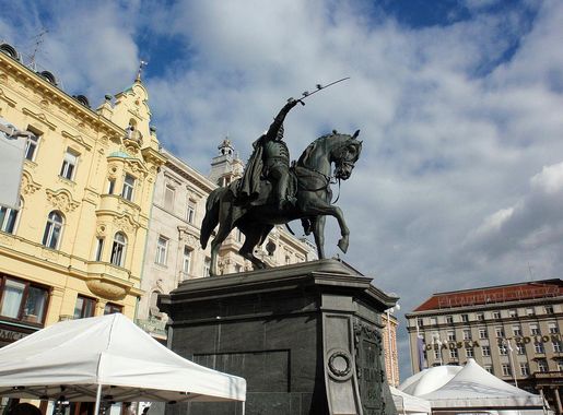 File:Josip Jelačić - Zagreb.jpg - Wikimedia Commons