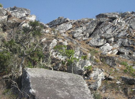 File:Chimanimani landscape 1 (10246891345).jpg - Wikimedia Commons