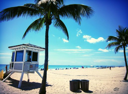 File:Las Olas Beach.jpg - Wikipedia