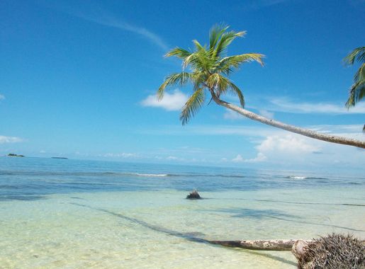 File:Pink-Pearl-island-Resort-01.jpg - Wikimedia Commons