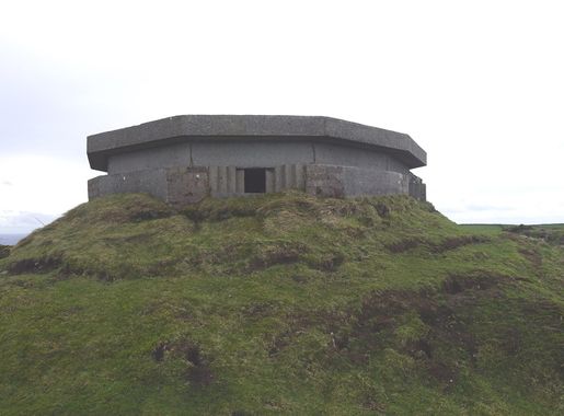File:Isle of Man - Meayll Hill - WO II Cregneash Chain Home Low Radar  Station 20240222 a pillbox from the front.jpg - Wikimedia Commons