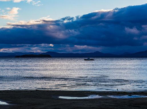 File:Burlington Bay, Lake Champlain, Vermont (30012082460).jpg - Wikimedia  Commons
