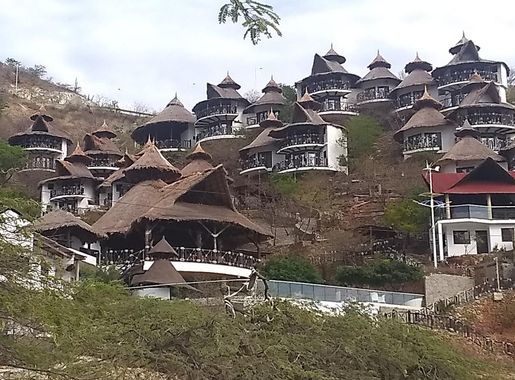 File:Chozas de Bahareque sobre la Sierra Nevada de Santa Marta.jpg -  Wikimedia Commons