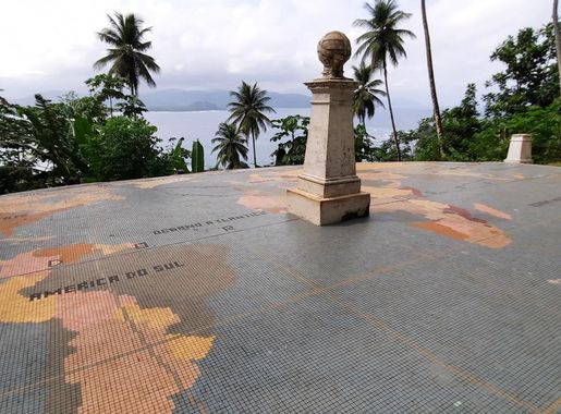 File:Sign of equator in Ilheu de Rolas, Sao Tome e Principe.jpg - Wikimedia  Commons