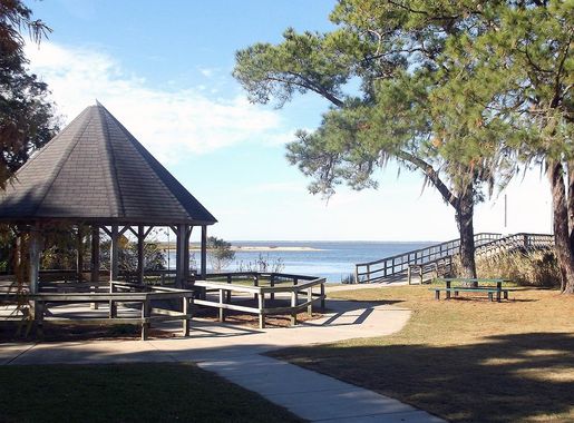 File:Bayfront Park,.jpg - Wikimedia Commons