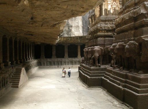 File:Ellora Caves, India, Kailasanatha Temple 2.jpg - Wikimedia Commons