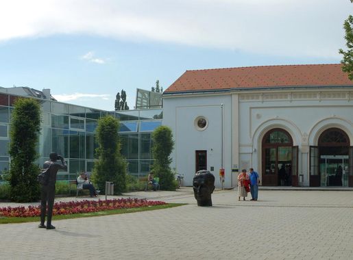 File:Baden bei Wien Roemertherme.JPG - Wikimedia Commons