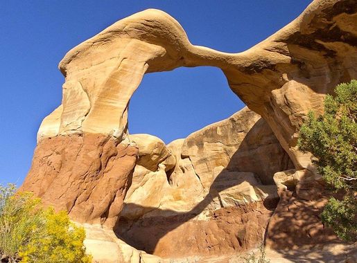 File:Metate Arch - Grand Staircase-Escalante National Monument - (1).jpg -  Wikimedia Commons
