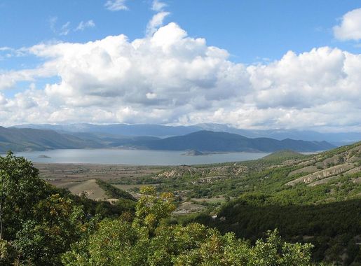 File:Malko Prespansko ezero panorama.jpg - Wikimedia Commons
