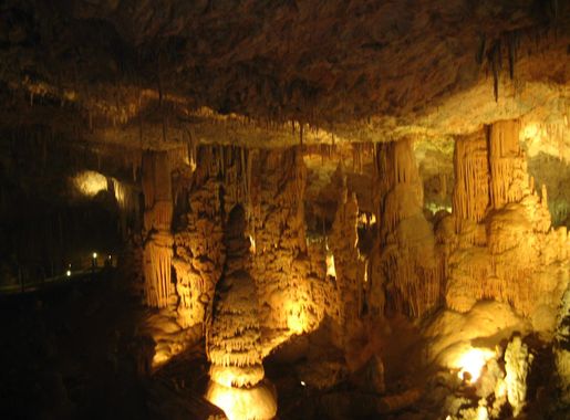 Файл:Stalactites cave (4).JPG — Вікіпедія