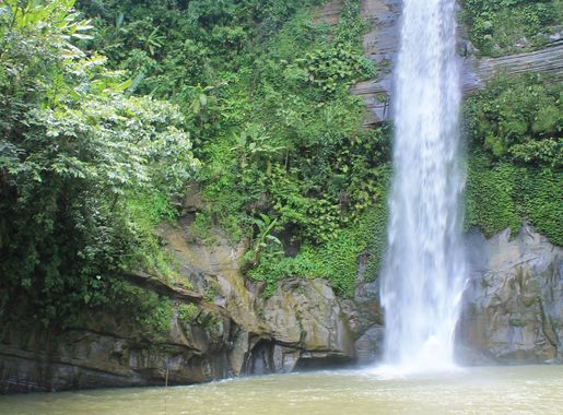 File:Madhabkunda waterfall (1).JPG - Wikimedia Commons