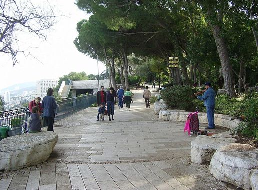 File:PikiWiki Israel 6708 louis promenade in haifa.jpg - Wikimedia Commons
