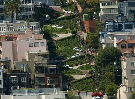 File:Full view of crooked Lombard Street, SF (Feb 2006).jpg - Wikipedia