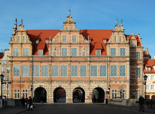 File:Gdańsk Zielona Brama.jpg - Wikimedia Commons