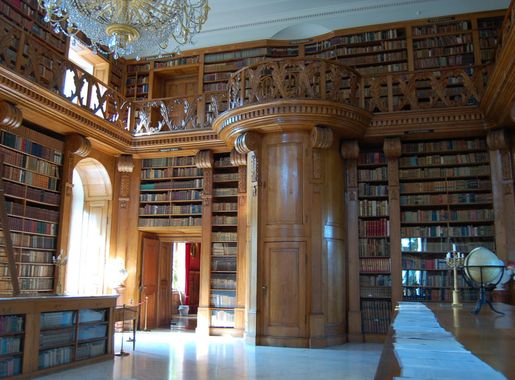 File:Keszthely Festetics Schloss Bibliothe.JPG - Wikimedia Commons