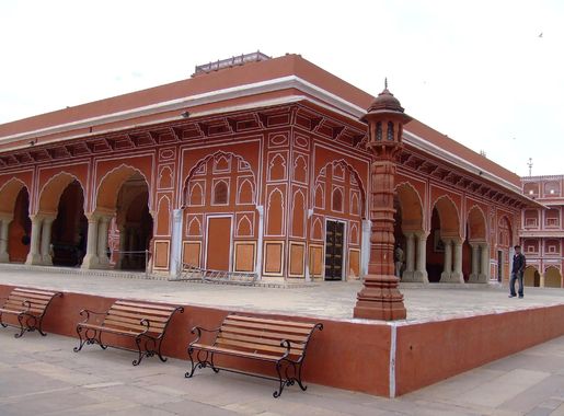 File:Exterior view of Diwan-i Khas, City Palace, Jaipur.jpg - Wikimedia  Commons