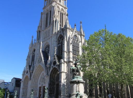 Fichier:Basilique Saint-Epvre de Nancy et place Saint-Epvre.JPG — Wikipédia