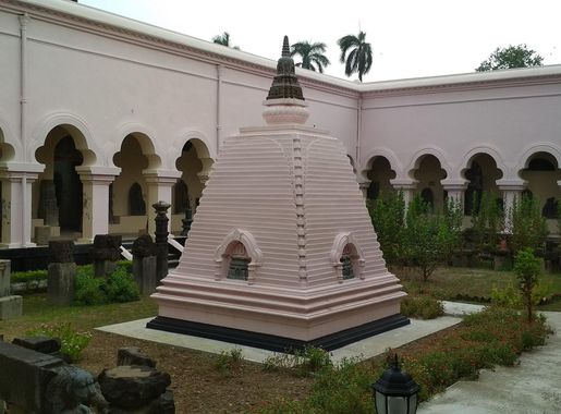 File:Varendra Research Museum, Rajshahi (1).jpg - Wikimedia Commons