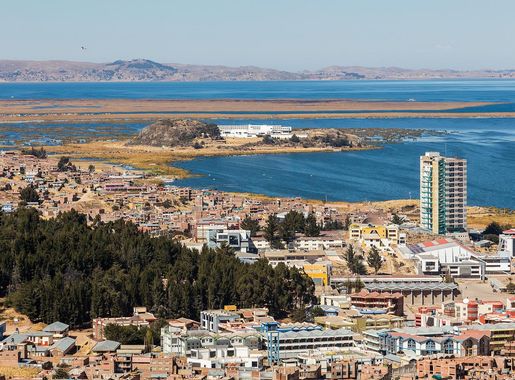 File:Vista de Puno y el Titicaca, Perú, 2015-08-01, DD 63.JPG - Wikimedia  Commons