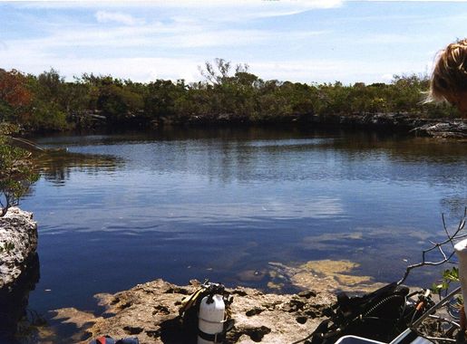 File:GuardianBlueHole.jpg - Wikimedia Commons