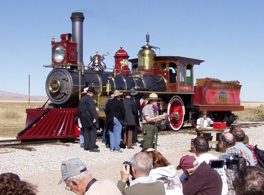 File:GoldenSpike UP119.JPG - Wikipedia