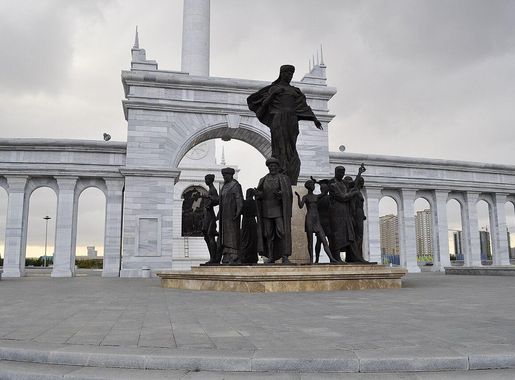File:Kazakh Eli monument1.jpg - Wikimedia Commons