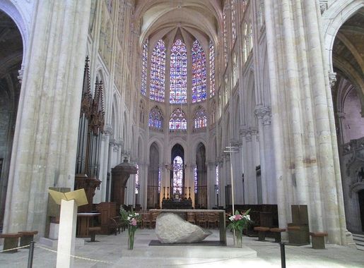 File:Interior of Cathédrale Saint-Gatien de Tours (1).jpg - Wikimedia  Commons