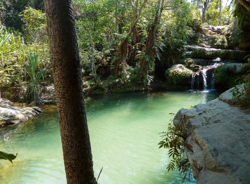 File:Isalo - Namaza - piscine naturelle.jpg - Wikimedia Commons