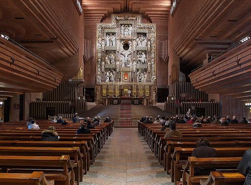 File:Santuario de Torreciudad. Iglesia.jpg - Wikimedia Commons