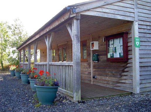 File:Marshfield tennis club - geograph.org.uk - 5161317.jpg - Wikimedia  Commons