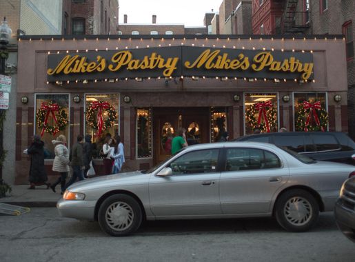 File:Mikes Pastry, Boston, Mass.jpg - Wikimedia Commons