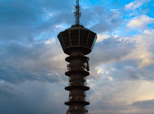 File:Tyholttårnet i Trondheim 2021.jpg - Wikimedia Commons