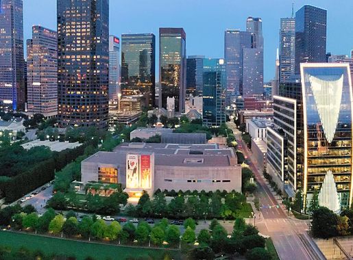 File:Klyde Warren Park and Dallas' Skyline.jpg - Wikimedia Commons