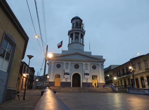 Archivo:Iglesia La Matriz del Salvador, Valparaíso, Chile.JPG - Wikipedia,  la enciclopedia libre