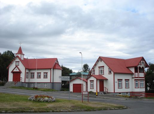 File:AkureyriCatholicChurch2.JPG - Wikipedia