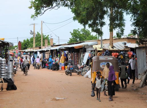 File:Niger, Dosso (17), shopping street.jpg - Wikimedia Commons