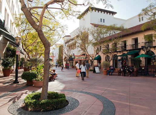 File:Santa Barbara downtown shopping center.jpg - Wikipedia
