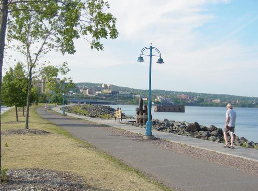 File:Duluth Canal Park Lakewalk.jpg - Wikimedia Commons