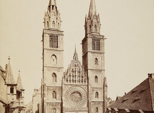 File:Nürnberg-Evangelische Stadtpfarrkirche Sankt Lorenz  (Lorenzkirche)-ZI-1072-01-00-357112.jpg - Wikimedia Commons