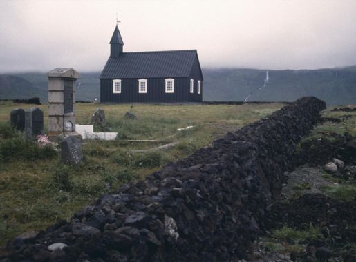 File:Budir Church Iceland.jpg - Wikimedia Commons