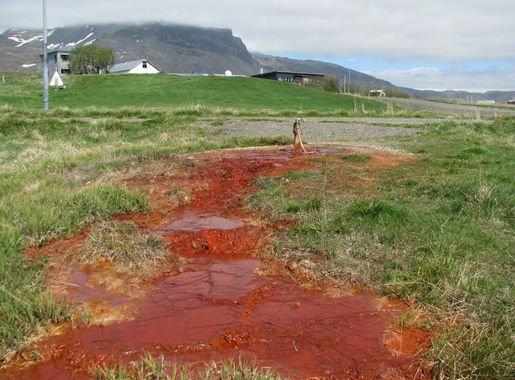 Mynd:Ölkelda.JPG - Wikipedia, frjálsa alfræðiritið