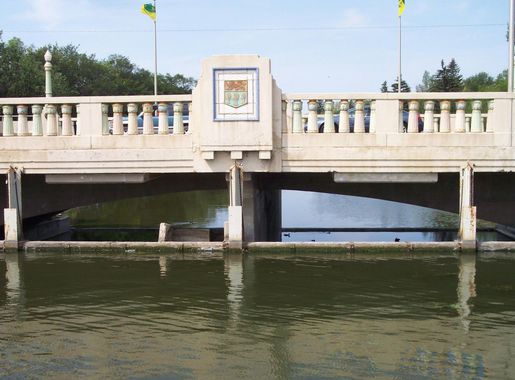 File:Bridgedam.jpg - Wikipedia