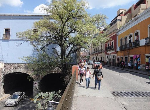 File:Avenida Benito Juárez y Calle Miguel Hidalgo (Subterránea), Guanajuato  Capital, Guanajuato.jpg - Wikimedia Commons