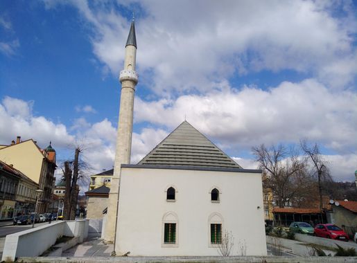 File:Tuzla - Poljska (Turali-begova) džamija (2019).jpg - Wikimedia Commons