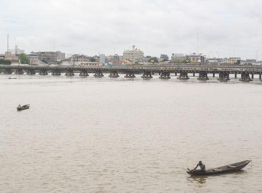 Fichier:Akpakpa bridge of Cotonou.jpg — Wikipédia