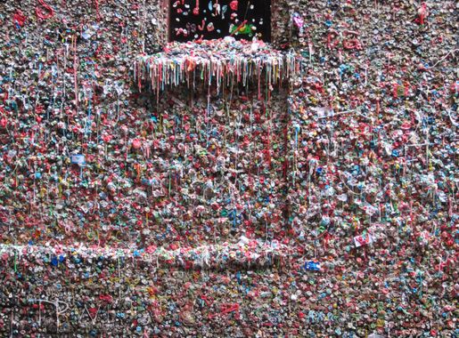 File:Gum Wall, Pike Place Market, Seattle (2014) - 1.JPG - Wikimedia Commons