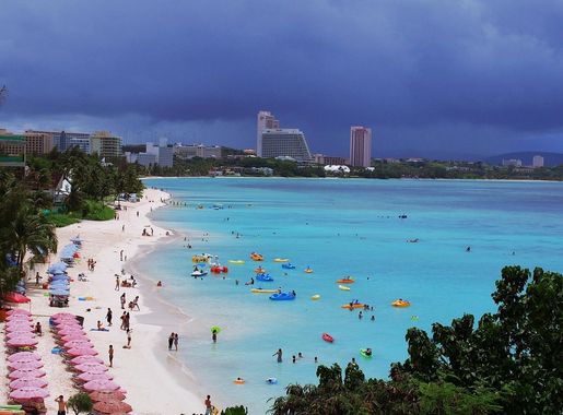 File:The beach of Guam Reef Resort, Tumon Bay, USA (8575993721).jpg -  Wikimedia Commons